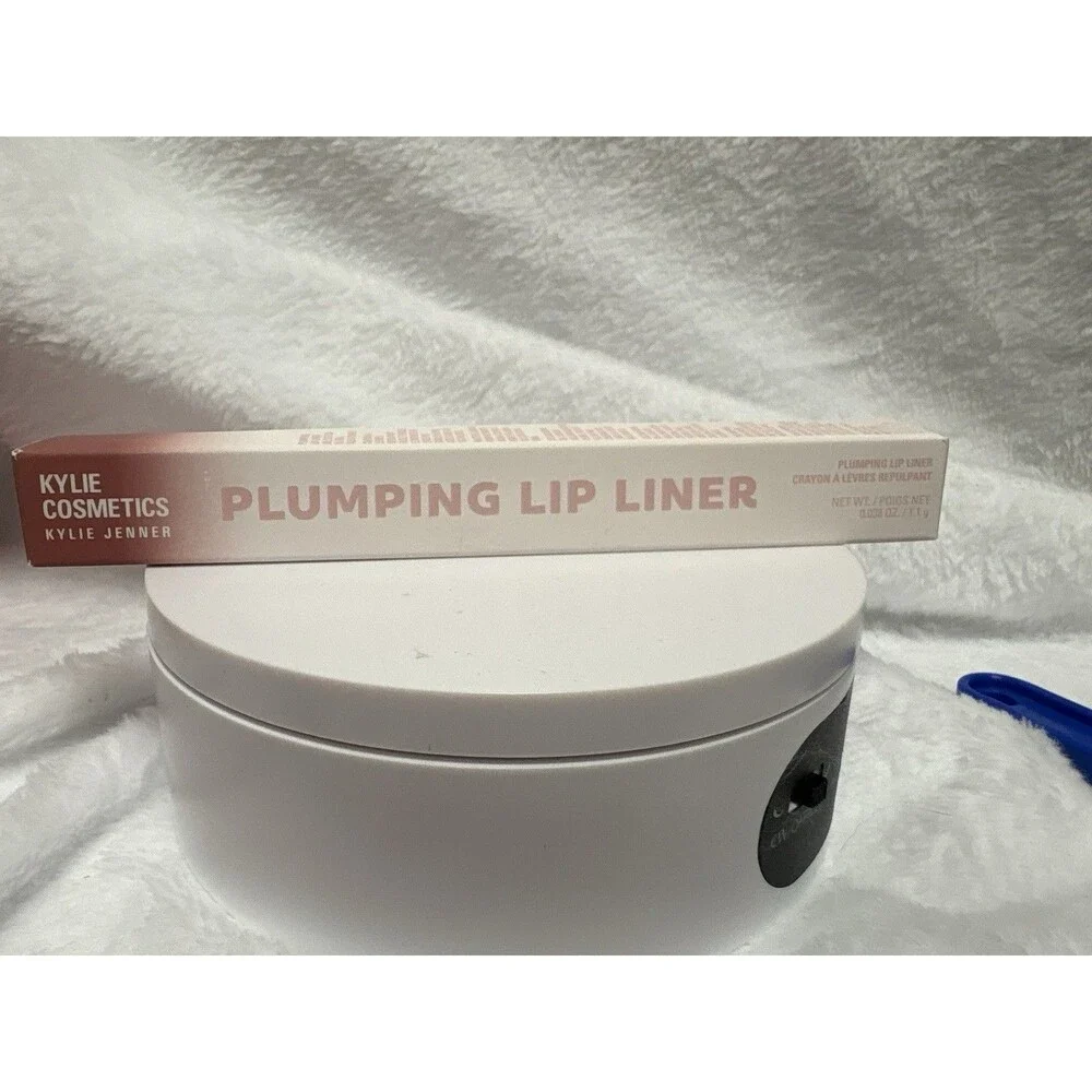 Kylie Cosmetics Plumping Lip Liner 363 Risky Rose 0.038 oz 1.1g New in Box